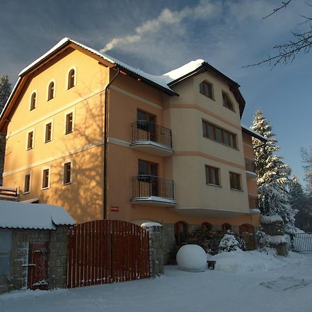 Pension Kral Jablonec nad Nisou Eksteriør billede